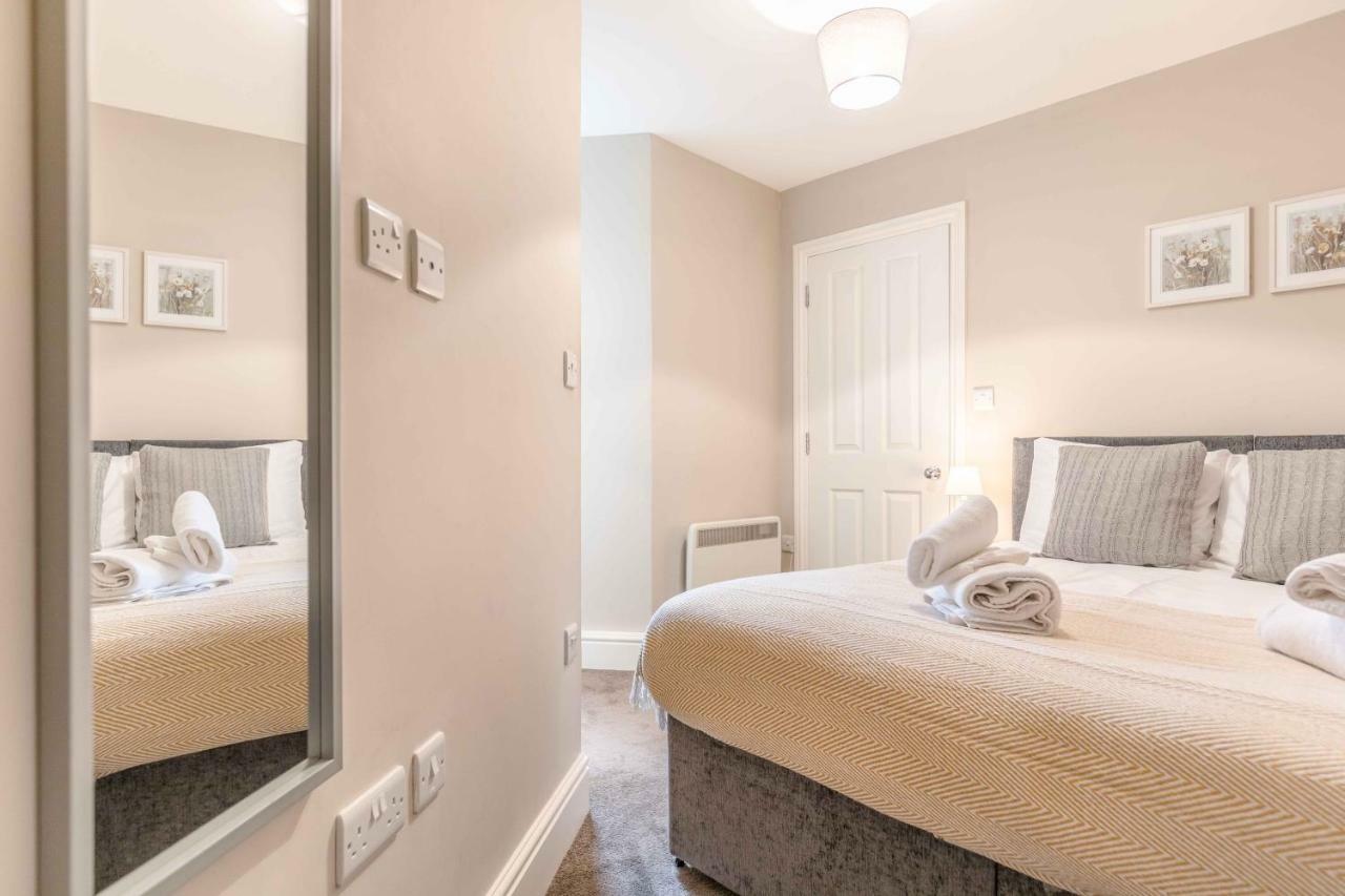 Modern Apartment Within Short Walk Of The Castle, High Street And Long Walk - Free Parking Виндзор Экстерьер фото