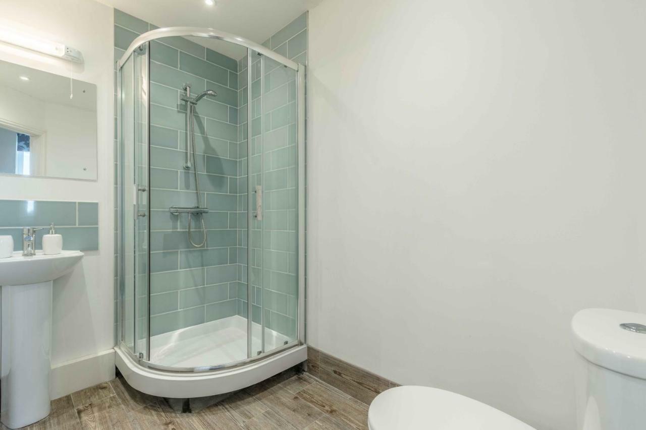 Modern Apartment Within Short Walk Of The Castle, High Street And Long Walk - Free Parking Виндзор Экстерьер фото
